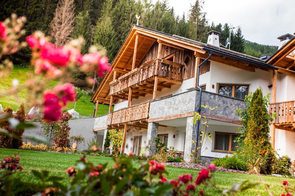 Alpine Mountain Chalet San Vigilio Di Marebbe Exterior photo